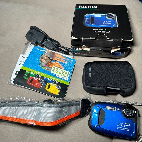 Fujifilm Finepix XP60 16.0MP 10X Waterproof Camera water vlog travel YouTube cam